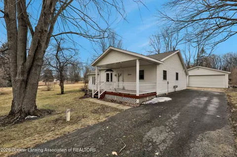 7571 N Hartel Rd, Grand Ledge, MI 48837