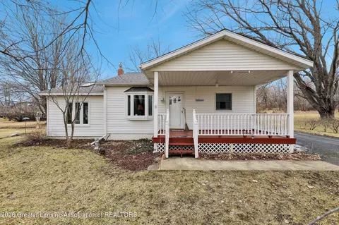 Exterior - 7571 N Hartel Rd, Grand Ledge, MI 48837 photo 1 of 9