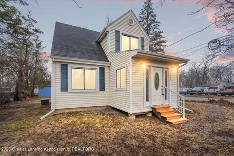 1654 Lake Lansing Rd, Haslett, MI 48840