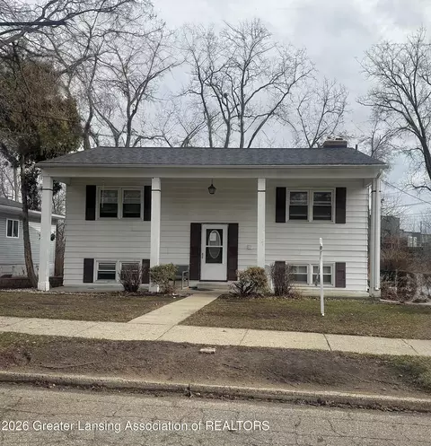 1215 S Briarfield Dr, Lansing, MI 48910