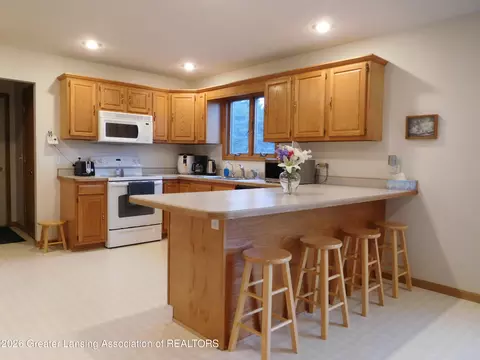 Kitchen - 8201 W Howe Rd, Eagle, MI 48822 photo 1 of 2