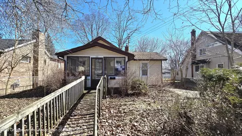 1111 Regent St, Lansing, MI 48912