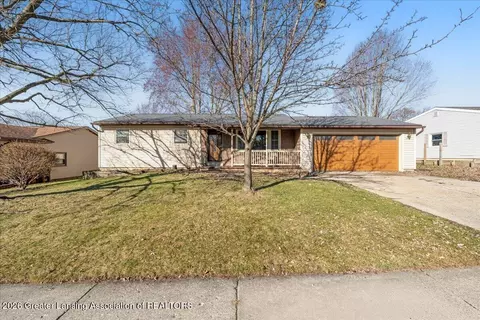 111 Bouck Ave, Grand Ledge, MI 48837
