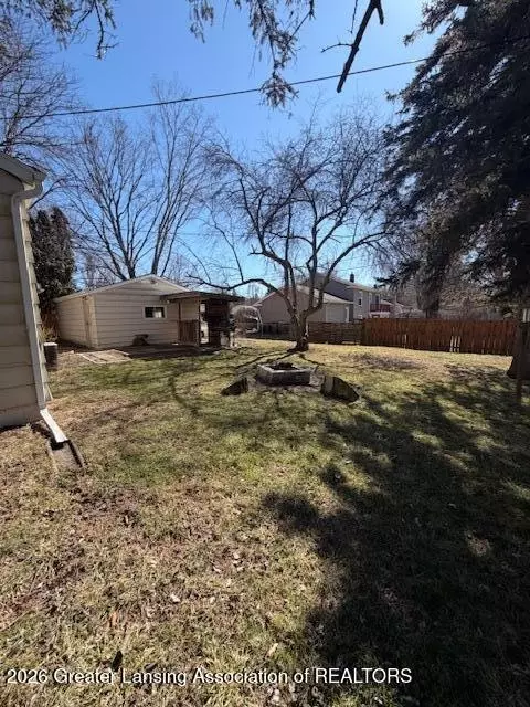 Exterior - 1102 Willow St, Tecumseh, MI 49286 photo 2 of 4