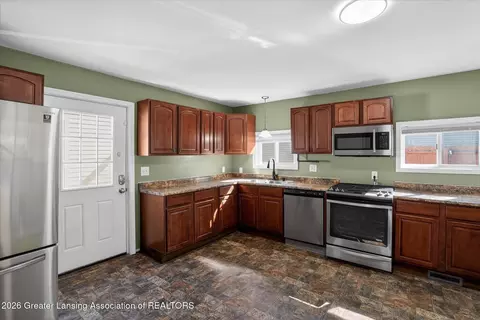 Kitchen - 5976 Greenman St, Haslett, MI 48840 photo 1 of 2