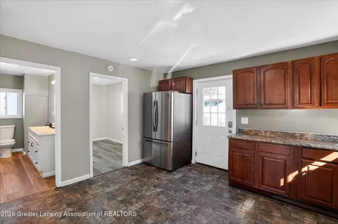 Entry Way - 5976 Greenman St, Haslett, MI 48840 photo 2 of 5