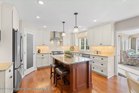 Kitchen - 13282 Blaisdell Dr, Dewitt, MI 48820 photo 1 of 4