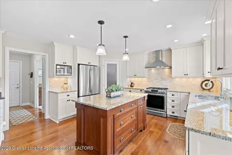 Kitchen - 13282 Blaisdell Dr, Dewitt, MI 48820 photo 2 of 4