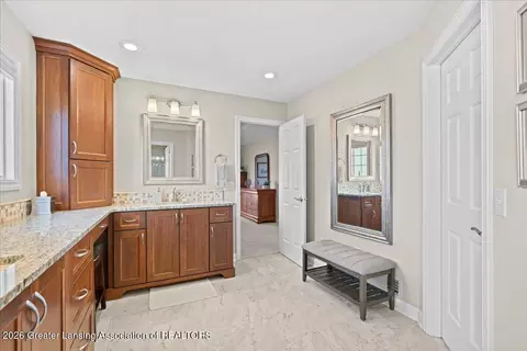 Bath - 13282 Blaisdell Dr, Dewitt, MI 48820 photo 2 of 5