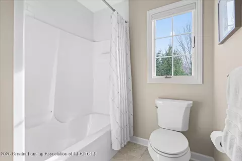 Bath - 13282 Blaisdell Dr, Dewitt, MI 48820 photo 5 of 5