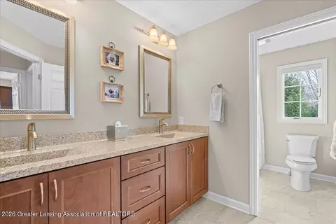 Bath - 13282 Blaisdell Dr, Dewitt, MI 48820 photo 4 of 5