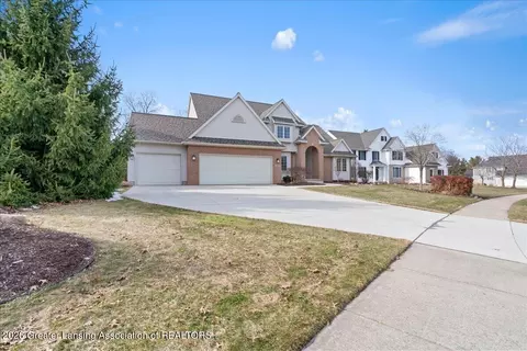 Exterior - 13282 Blaisdell Dr, Dewitt, MI 48820 photo 3 of 8