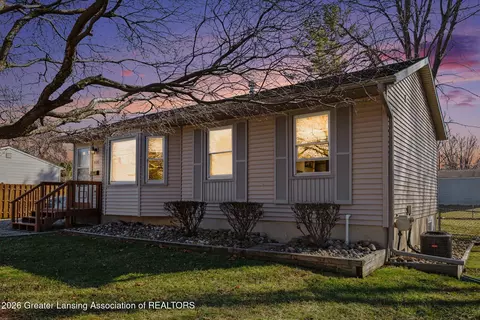 509 W Gibbs St, Saint Johns, MI 48879