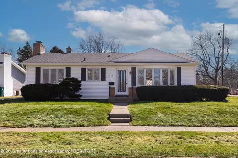 2315 Belaire Dr, Lansing, MI 48911
