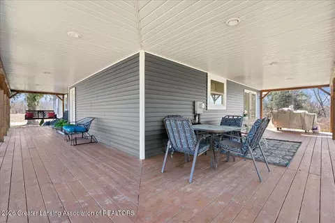 Exterior - 8348 E Maple Rapids Rd, Elsie, MI 48831 photo 4 of 7