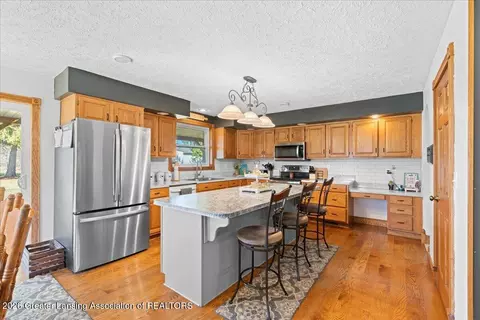 Kitchen - 8348 E Maple Rapids Rd, Elsie, MI 48831 photo 2 of 4