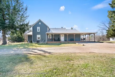 8348 E Maple Rapids Rd, Elsie, MI 48831