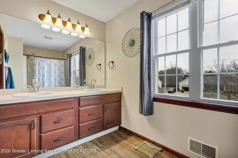 Entry Way - 3522 Ramsgate Dr, Lansing, MI 48906 photo 1 of 2