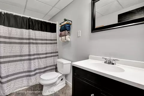 Bath - 3522 Ramsgate Dr, Lansing, MI 48906 photo 2 of 3