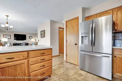Kitchen - 3522 Ramsgate Dr, Lansing, MI 48906 photo 2 of 4