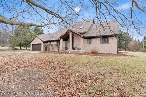 Exterior - 1840 E Round Lake Rd, Dewitt, MI 48820 photo 2 of 10