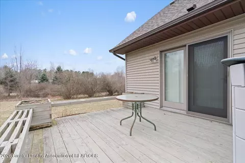 Exterior - 1840 E Round Lake Rd, Dewitt, MI 48820 photo 8 of 10
