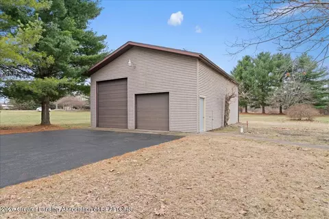 Exterior - 1840 E Round Lake Rd, Dewitt, MI 48820 photo 4 of 10