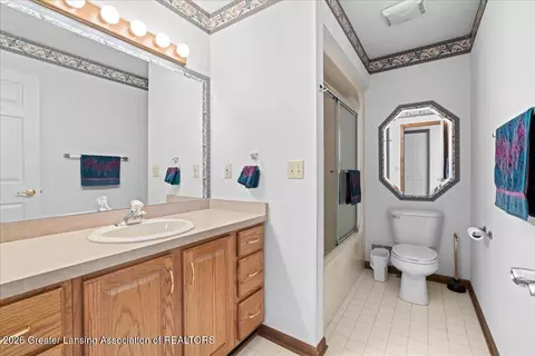 Bath - 1840 E Round Lake Rd, Dewitt, MI 48820 photo 4 of 4
