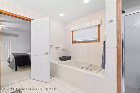 Bath - 1840 E Round Lake Rd, Dewitt, MI 48820 photo 3 of 4