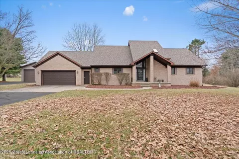 Exterior - 1840 E Round Lake Rd, Dewitt, MI 48820 photo 1 of 10