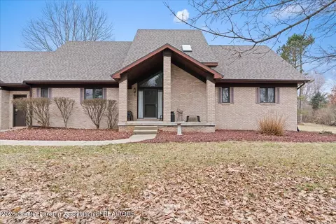 Exterior - 1840 E Round Lake Rd, Dewitt, MI 48820 photo 5 of 10