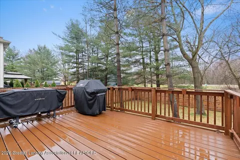 Exterior - 806 Starlight Way, Perry, MI 48872 photo 6 of 9