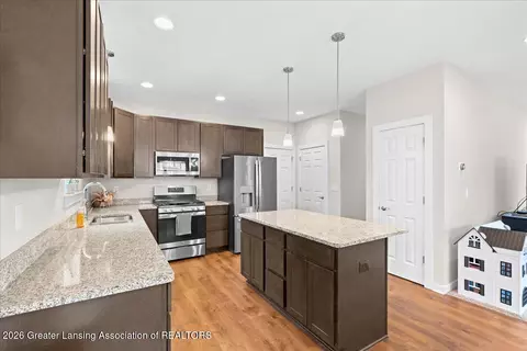 Kitchen - 806 Starlight Way, Perry, MI 48872 photo 3 of 4