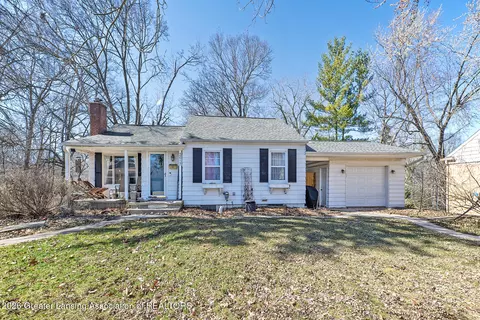 2617 Edgebrook Dr, Lansing, MI 48906