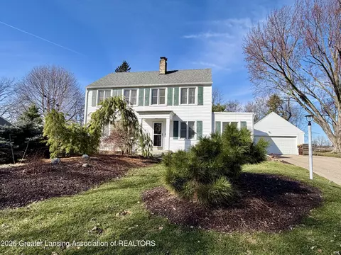 807 Maycroft Rd, Lansing, MI 48917
