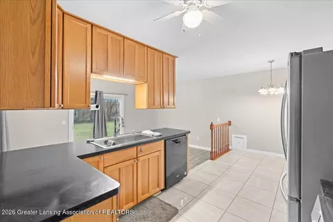 Kitchen - 3783 Wisteria Ln, Dewitt, MI 48820 photo 5 of 5