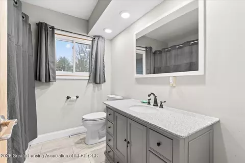 Bath - 3783 Wisteria Ln, Dewitt, MI 48820 photo 2 of 2