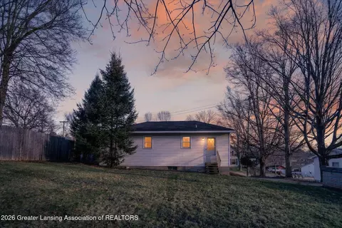 413 Meeker St, Leslie, MI 49251