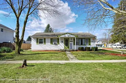302 S Summit St, Webberville, MI 48892