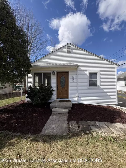 216 Haze St, Lansing, MI 48917