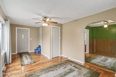 Living - 3527 Ruth Ave, Lansing, MI 48910 photo 1 of 4
