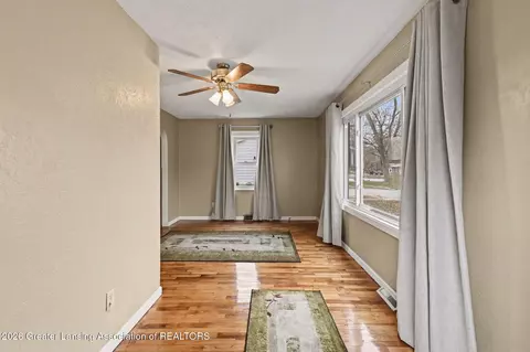 Living - 3527 Ruth Ave, Lansing, MI 48910 photo 3 of 4