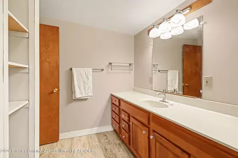 Bath - 3527 Ruth Ave, Lansing, MI 48910 photo 2 of 6