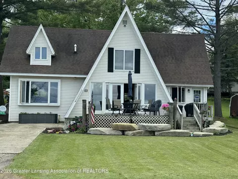 19521 W Chippewa Dr, Rodney, MI 49342