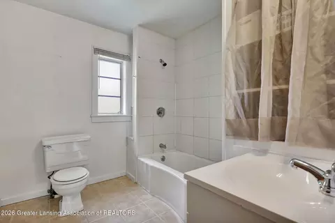 Bath - 1692 Bliss St, Haslett, MI 48840 photo 1 of 1