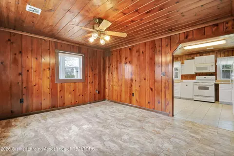 Living - 1692 Bliss St, Haslett, MI 48840 photo 1 of 1