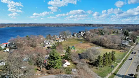 View/Area - 1692 Bliss St, Haslett, MI 48840 photo 4 of 7