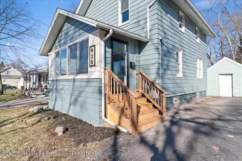 920 Clyde St, Lansing, MI 48915