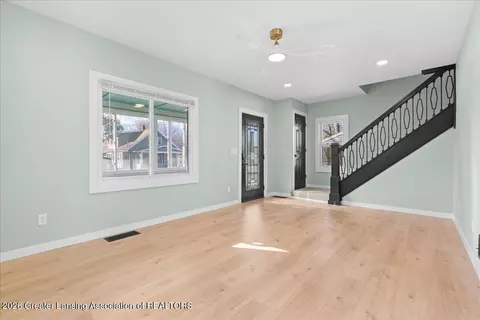Living - 920 Clyde St, Lansing, MI 48915 photo 1 of 2