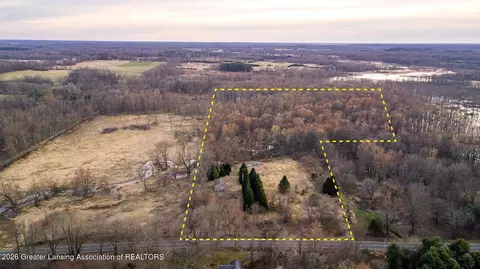 9584 Tasker Rd, Bellevue, MI 49021